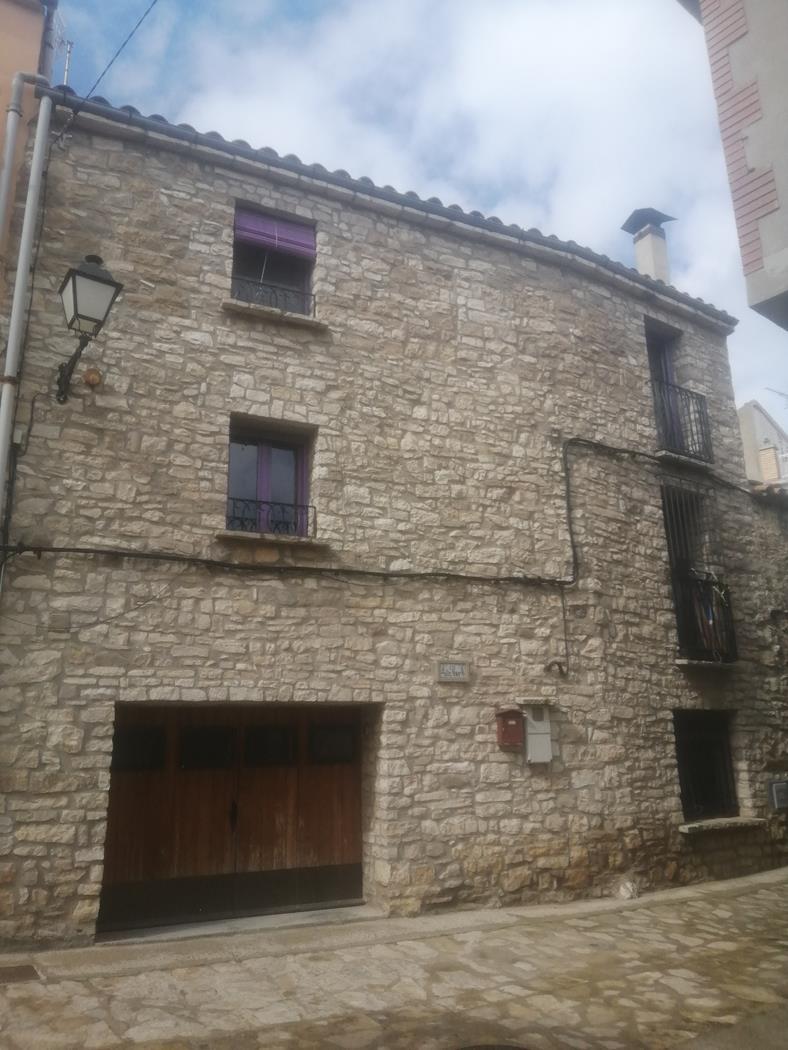 Casa de piedra en venta en La Segarra..
